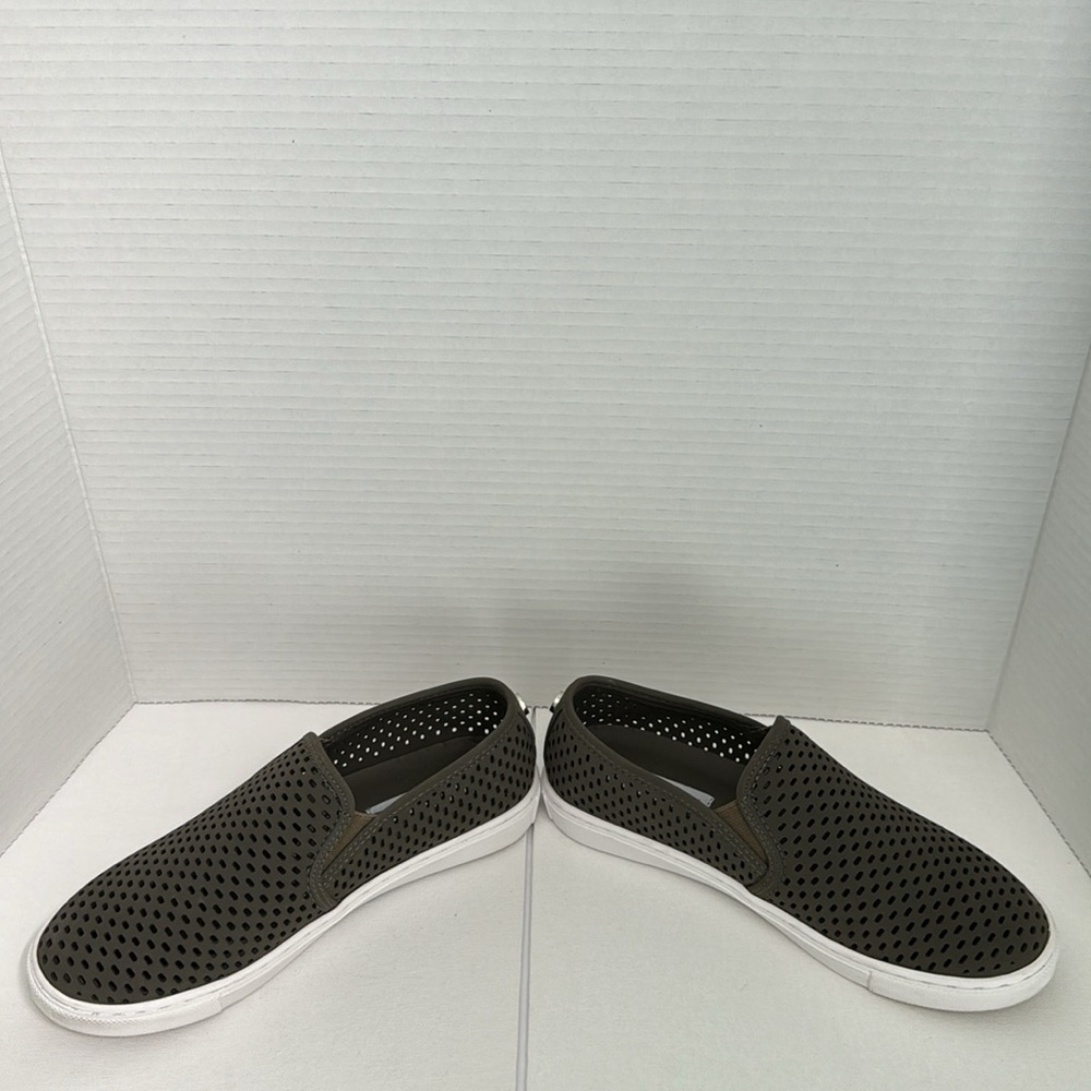 Steve Madden Women’s Wake slip on sneaker. Size 7M Olive Green color. - Picture 4 of 9